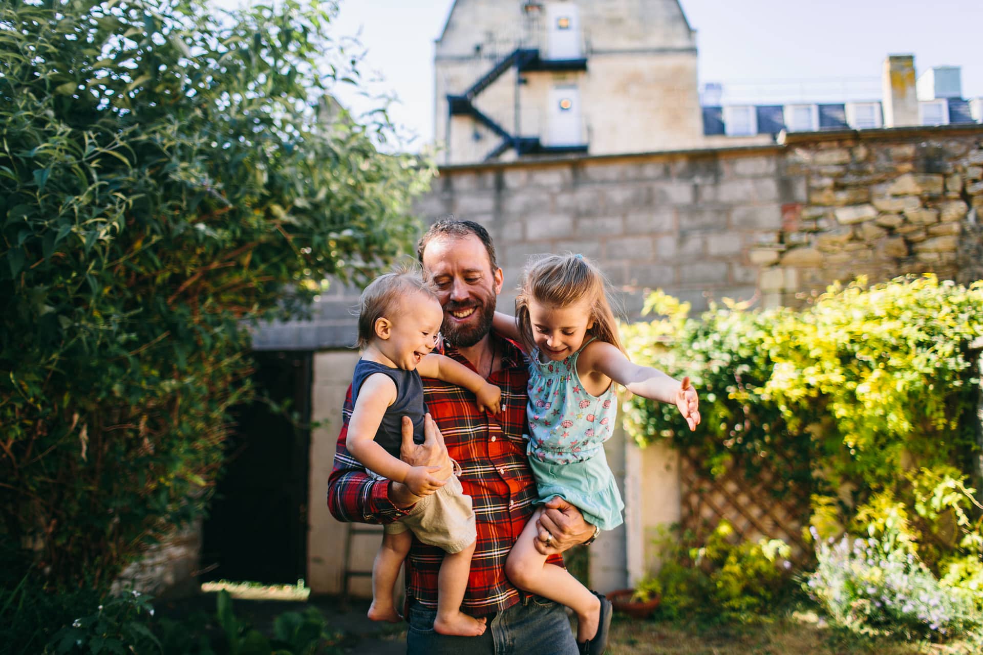 Freshwater Dreaming :: Reflections on International Relocations for Families